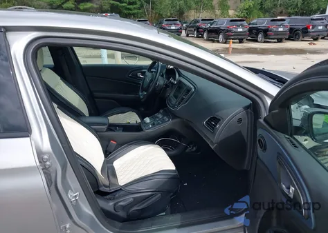 2015 Chrysler 200 S z USA, uszkodzony, nr VIN 1C3CCCDGXFN544003